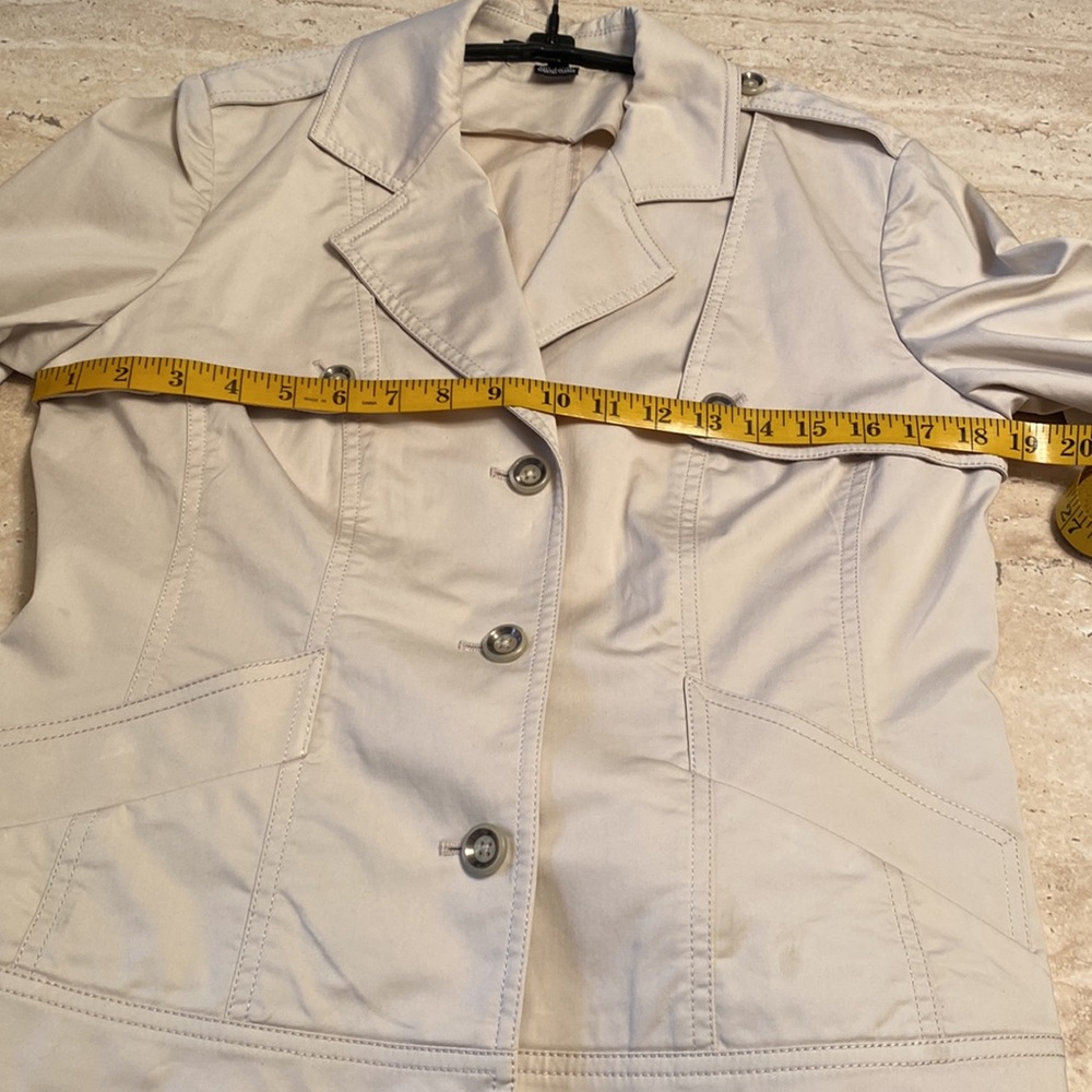 Ellen Tracy khaki jacket, Great Condition, Sz 6 measurements in photos below - Picture 5 of 8